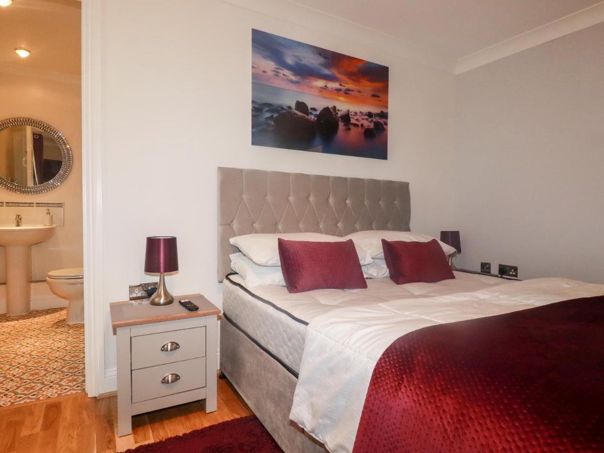 Appartement Flat 2 à New Quay Extérieur photo